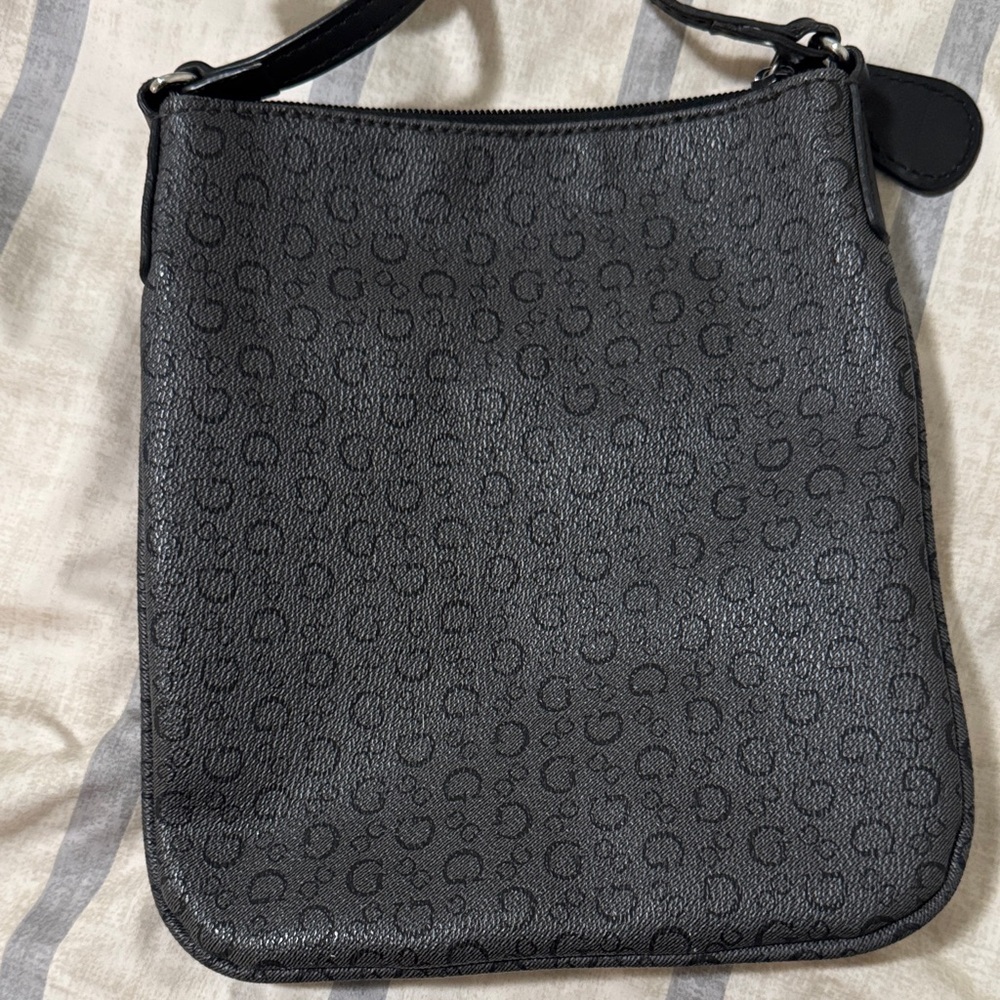 GUESS Gray Patterned Messenger Bag - Picture 3 of 5